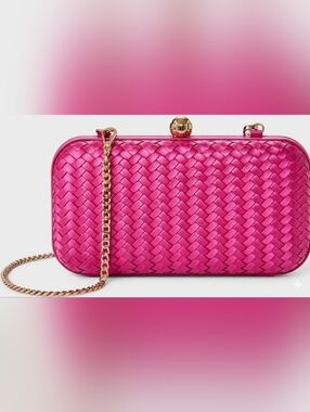 NWT ✨️Target Hot Pink Woven Clutch with Gold Chain $30
